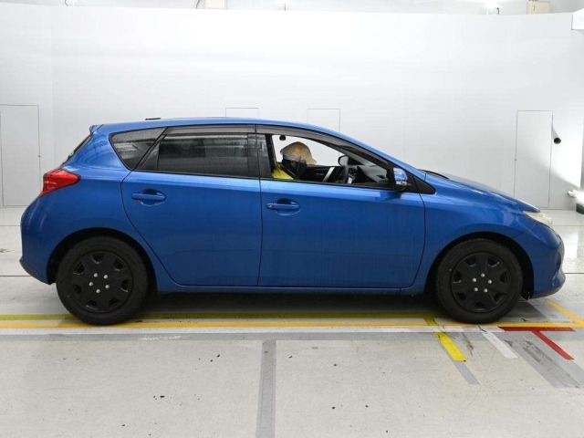 Toyota AURIS 2014 7942249-3