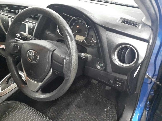 Toyota AURIS 2014 7942249-9