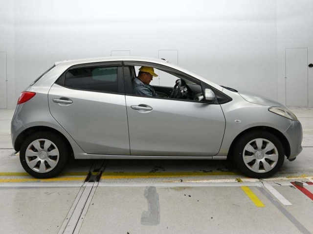 Mazda DEMIO 2010 7944481-3