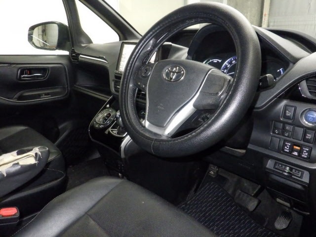 Toyota ESQUIRE 2017 7929438-3