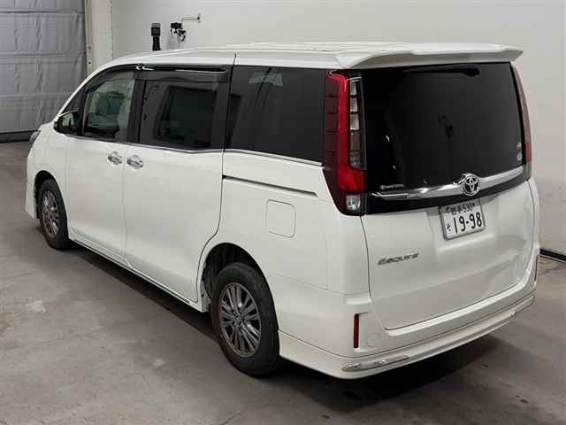 Toyota ESQUIRE 2015 7929480-1