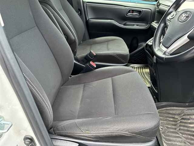 Toyota ESQUIRE 2015 7929480-7
