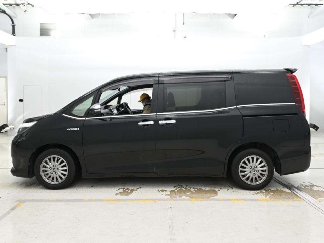 Toyota ESQUIRE 2016 7929503-4