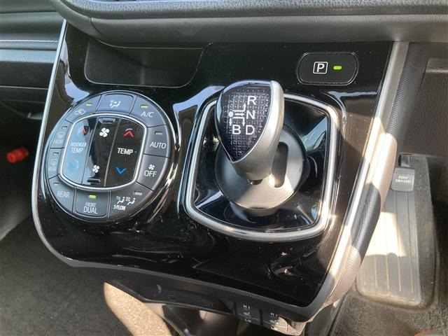 Toyota ESQUIRE 2015 7930035-10