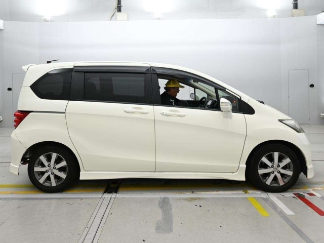 Honda FREED 2009 7930228-3