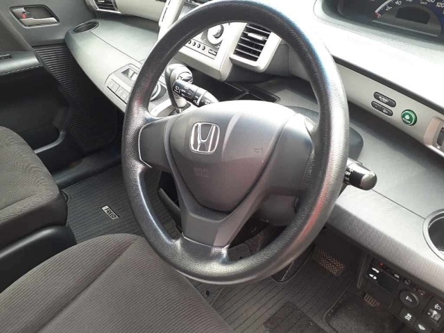 Honda FREED 2012 7930258-9
