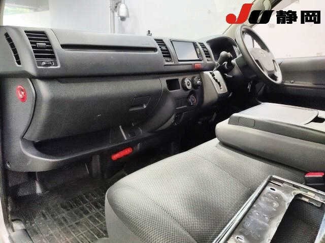 Toyota HIACE VAN 2017 7945152-6