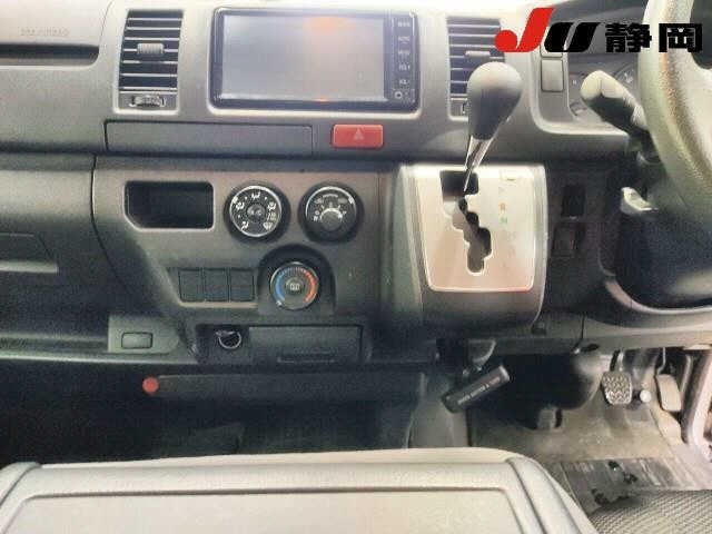 Toyota HIACE VAN 2017 7945152-7