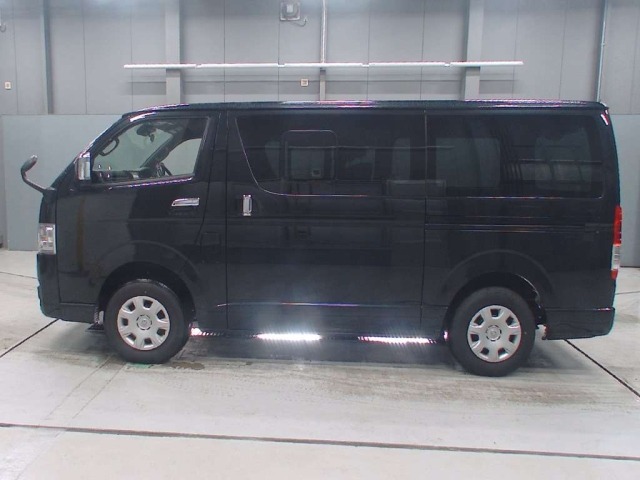 Toyota HIACE VAN 2025 7945167-4
