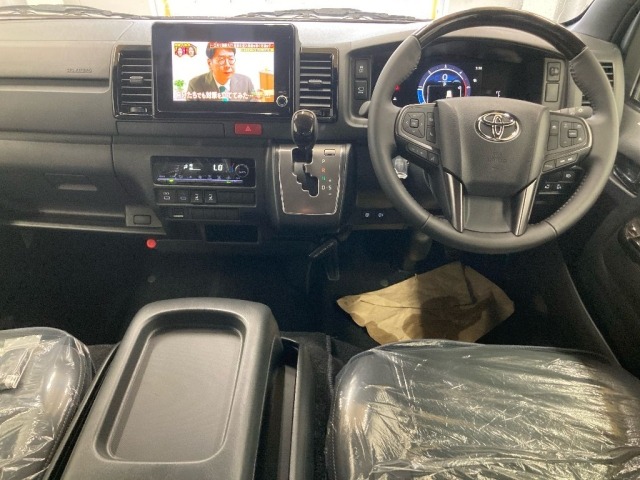 Toyota HIACE VAN 2026 7945172-3