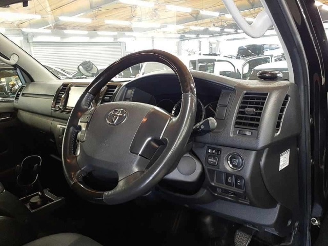 Toyota HIACE VAN 2016 7945196-9