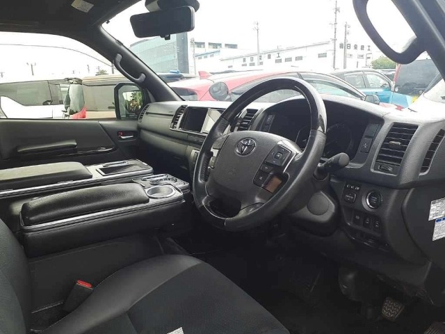 Toyota HIACE VAN 2024 7945200-9
