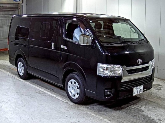 Toyota HIACE VAN 2026 7945204-0