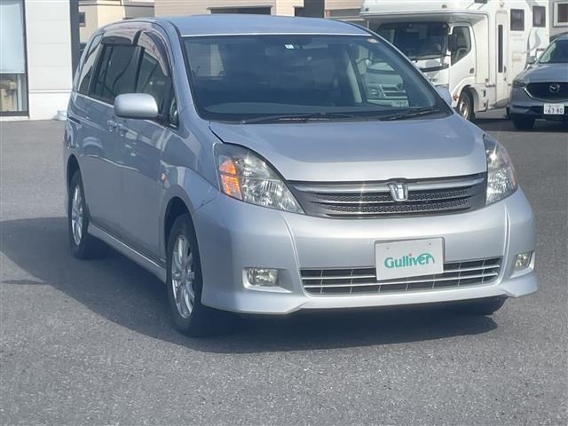 Toyota ISIS 2006 7942643-4