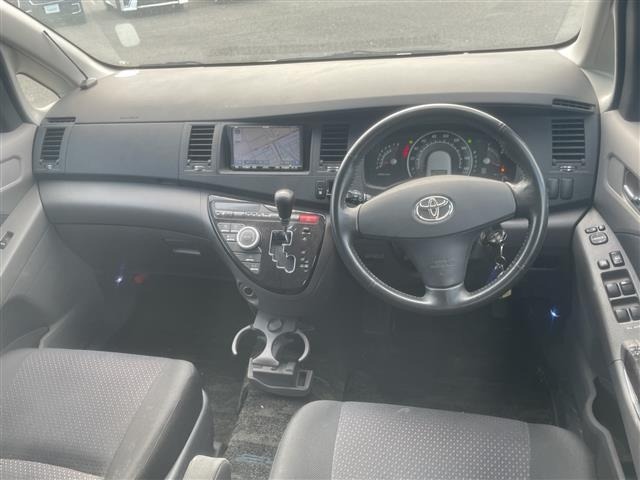 Toyota ISIS 2006 7942643-6
