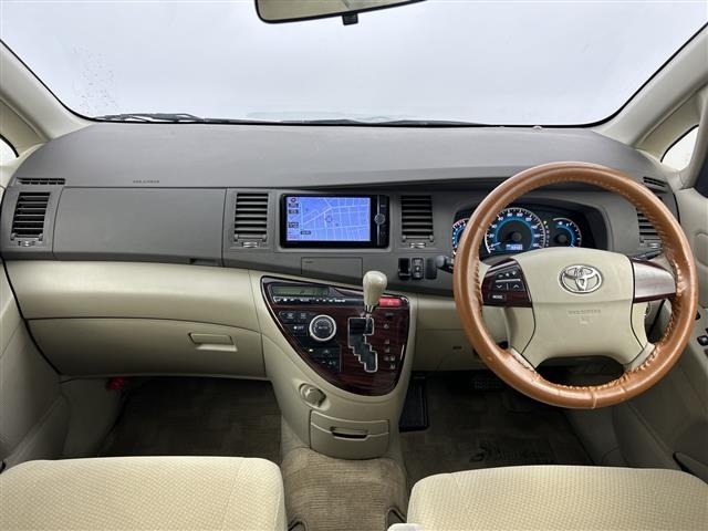 Toyota ISIS 2012 7942645-14