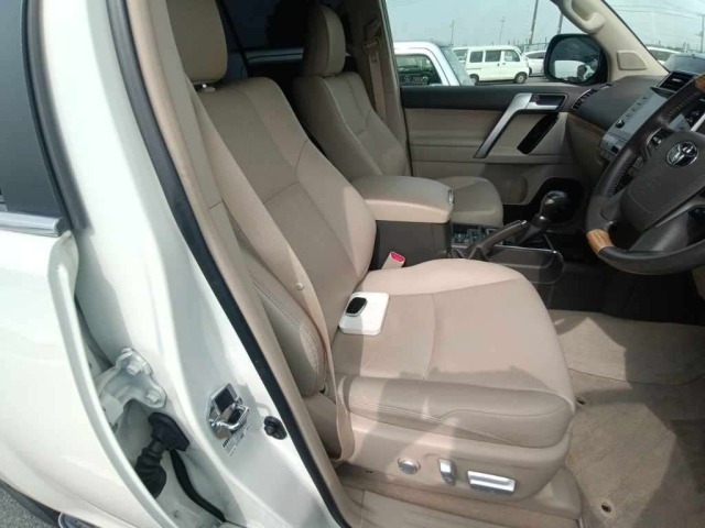 Toyota LAND CRUISER PRADO 2022 7928675-10