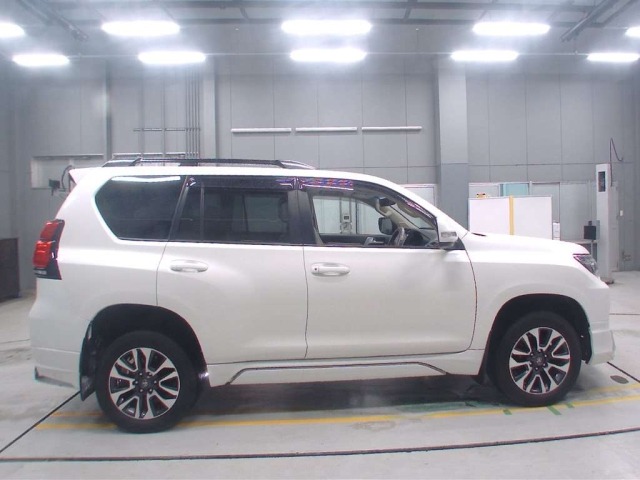 Toyota LAND CRUISER PRADO 2023 7928690-3