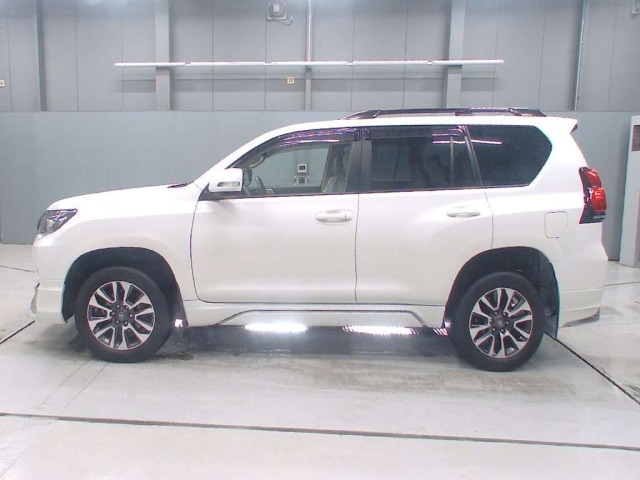 Toyota LAND CRUISER PRADO 2023 7928690-4