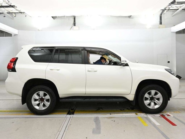 Toyota LAND CRUISER PRADO 2022 7928810-3