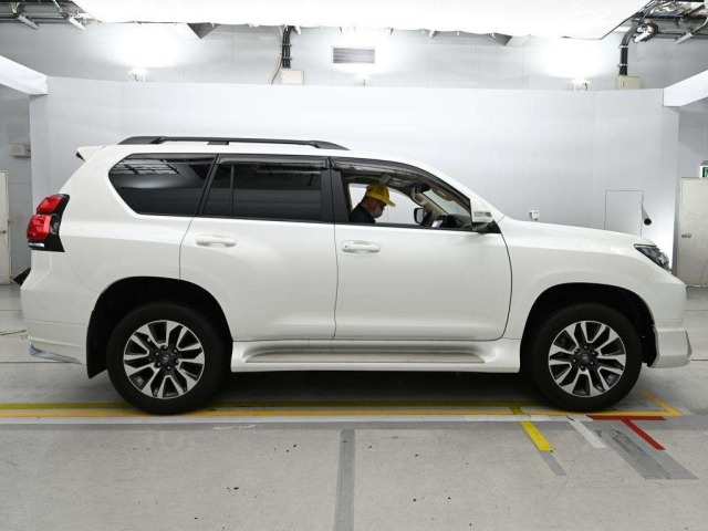 Toyota LAND CRUISER PRADO 2023 7928819-3