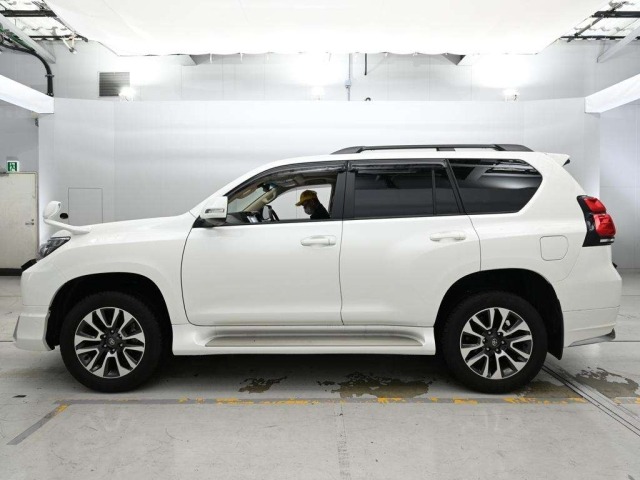 Toyota LAND CRUISER PRADO 2023 7928819-4