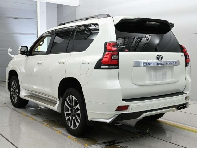 Toyota LAND CRUISER PRADO 2023 7928819-6