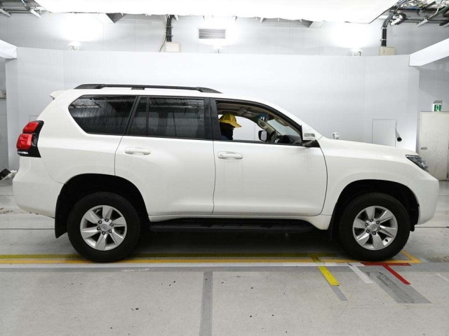 Toyota LAND CRUISER PRADO 2022 7928820-3
