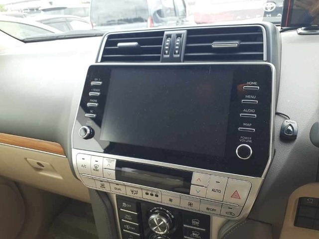 Toyota LAND CRUISER PRADO 2023 7928828-12
