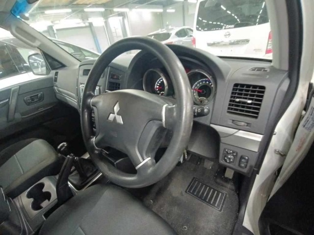 Mitsubishi PAJERO 2010 7933290-9