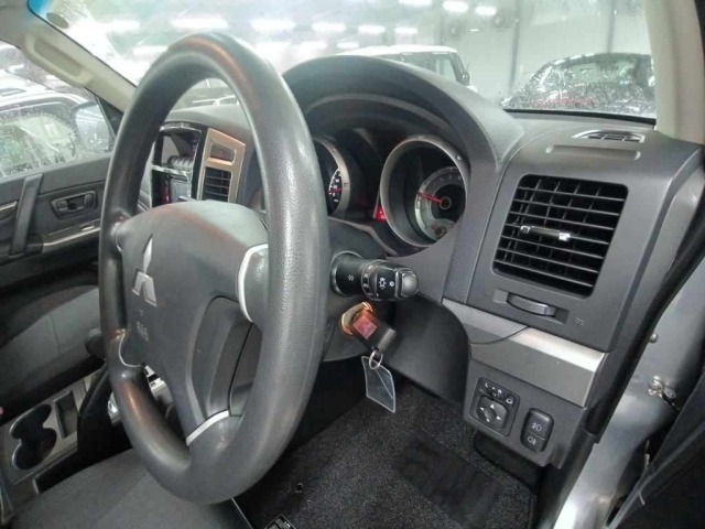 Mitsubishi PAJERO 2017 7933301-9