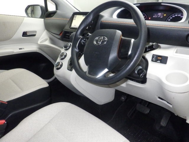 Toyota SIENTA 2016 7945105-3