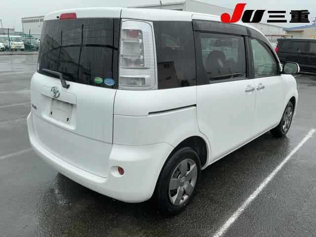 Toyota SIENTA 2013 7945111-6