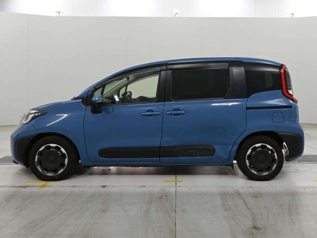 Toyota SIENTA 2022 7945113-4