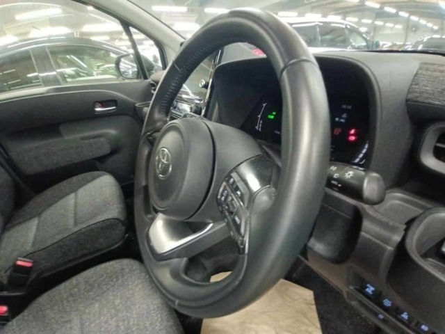 Toyota SIENTA 2022 7945113-9
