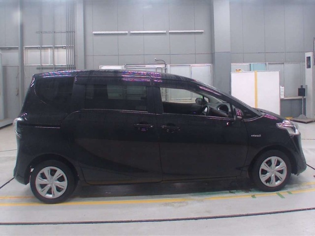 Toyota SIENTA 2020 7945114-3