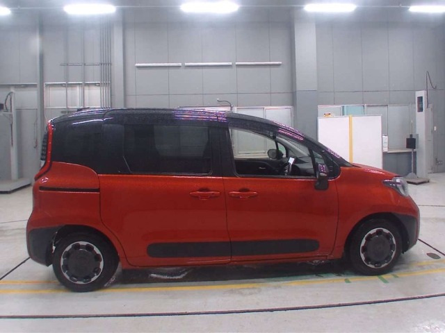 Toyota SIENTA 2022 7945115-3