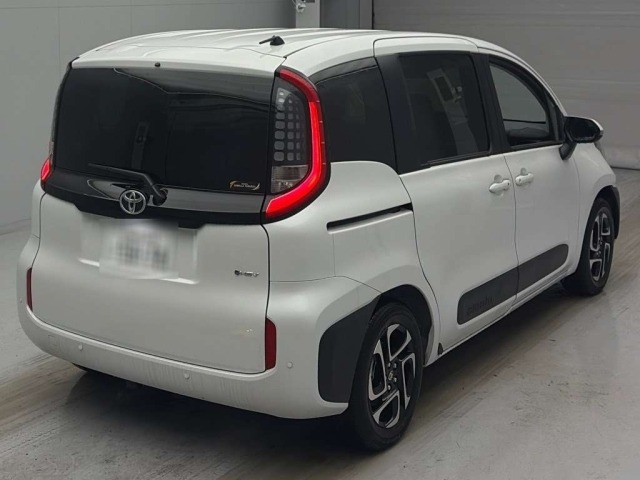 Toyota SIENTA 2025 7945126-1