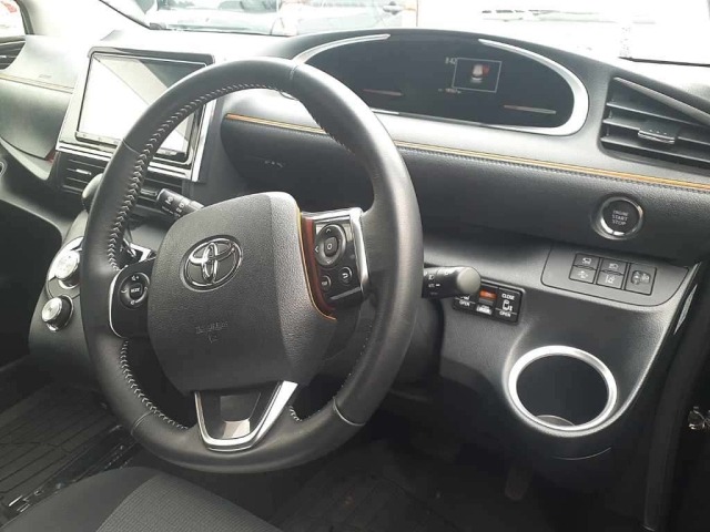 Toyota SIENTA 2022 7945135-9