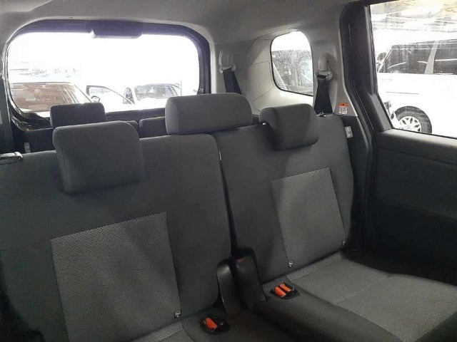 Toyota SIENTA 2023 7945137-11
