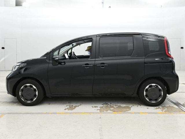 Toyota SIENTA 2025 7945143-4