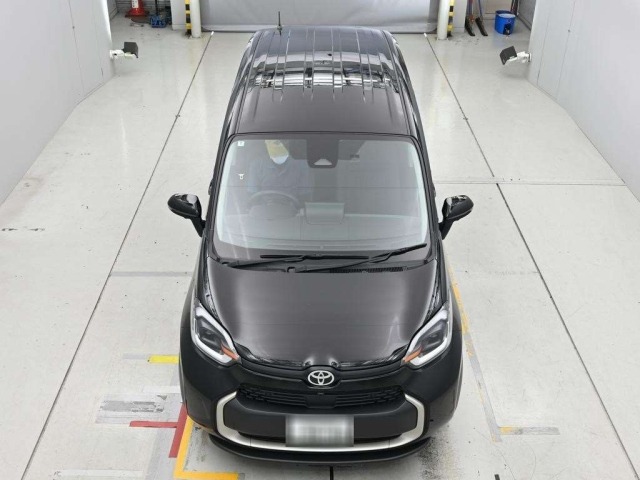 Toyota SIENTA 2025 7945143-7