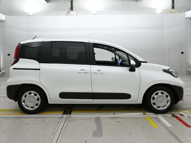 Toyota SIENTA 2024 7945144-3