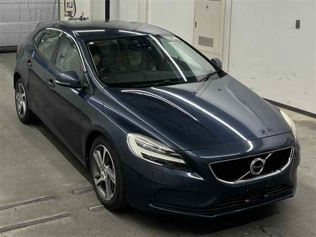 Volvo V40 2016 7936654-0