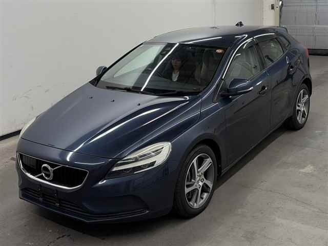 Volvo V40 2016 7936654-4