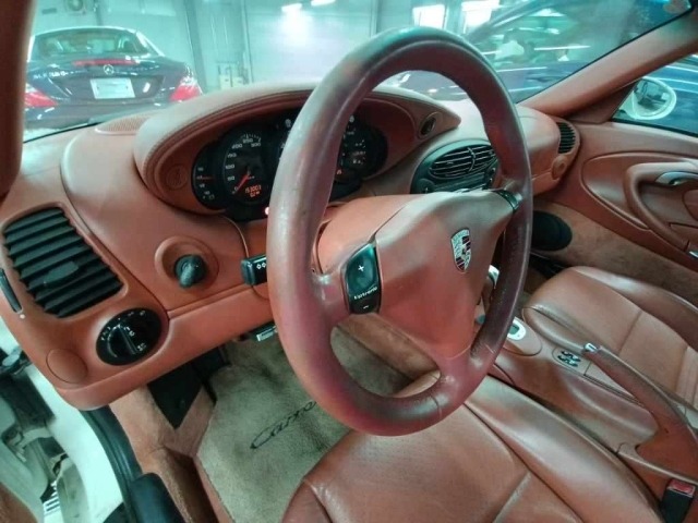 Porsche 911 2001 7965250-9