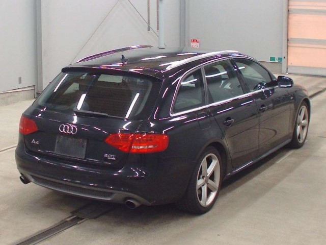 Audi A4 2011 7949935-1