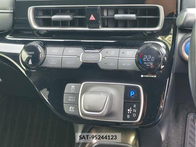 Toyota AQUA 2021 7956477-11