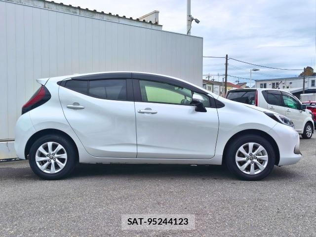 Toyota AQUA 2021 7956477-19