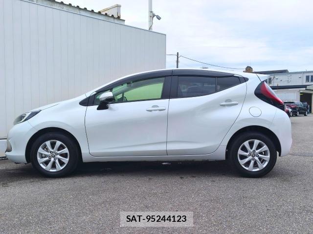 Toyota AQUA 2021 7956477-20